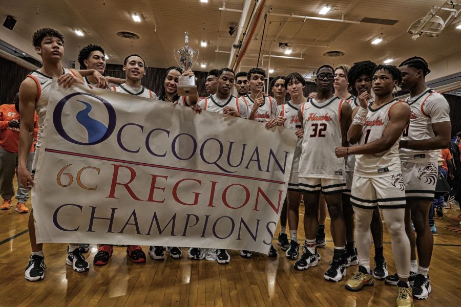 Hayfield Varsity Boys Basketball Team Wins Regional Championship